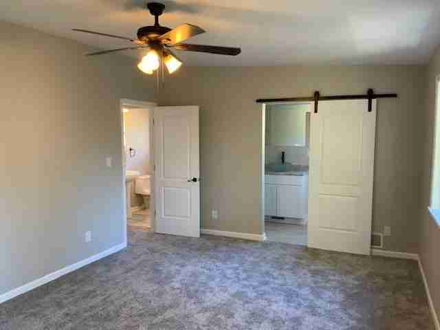 14320 master bedroom bath.jpg